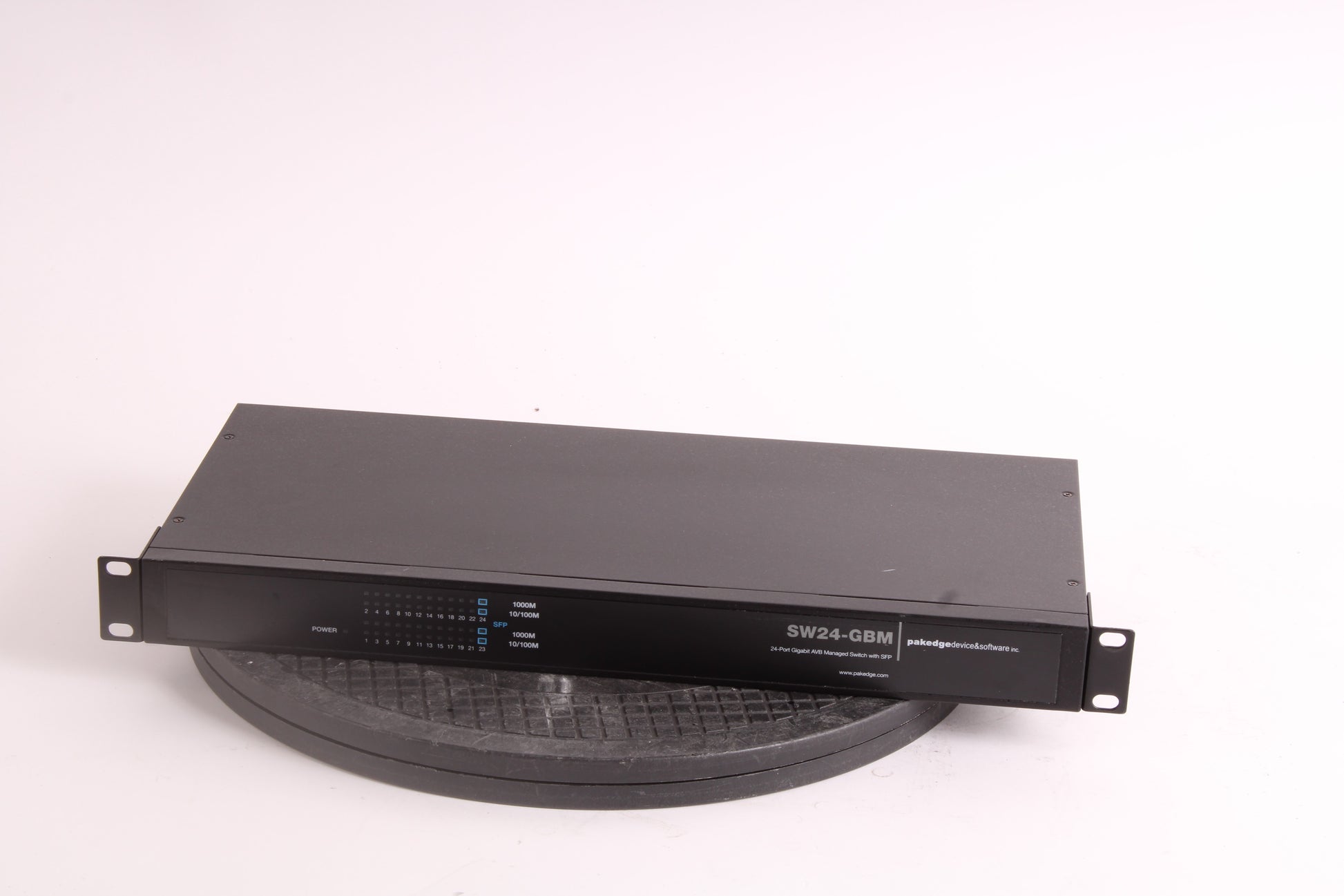 Pakedge Device & Software SW24-GBM 24 Port Gigabit Managed Switch with ...