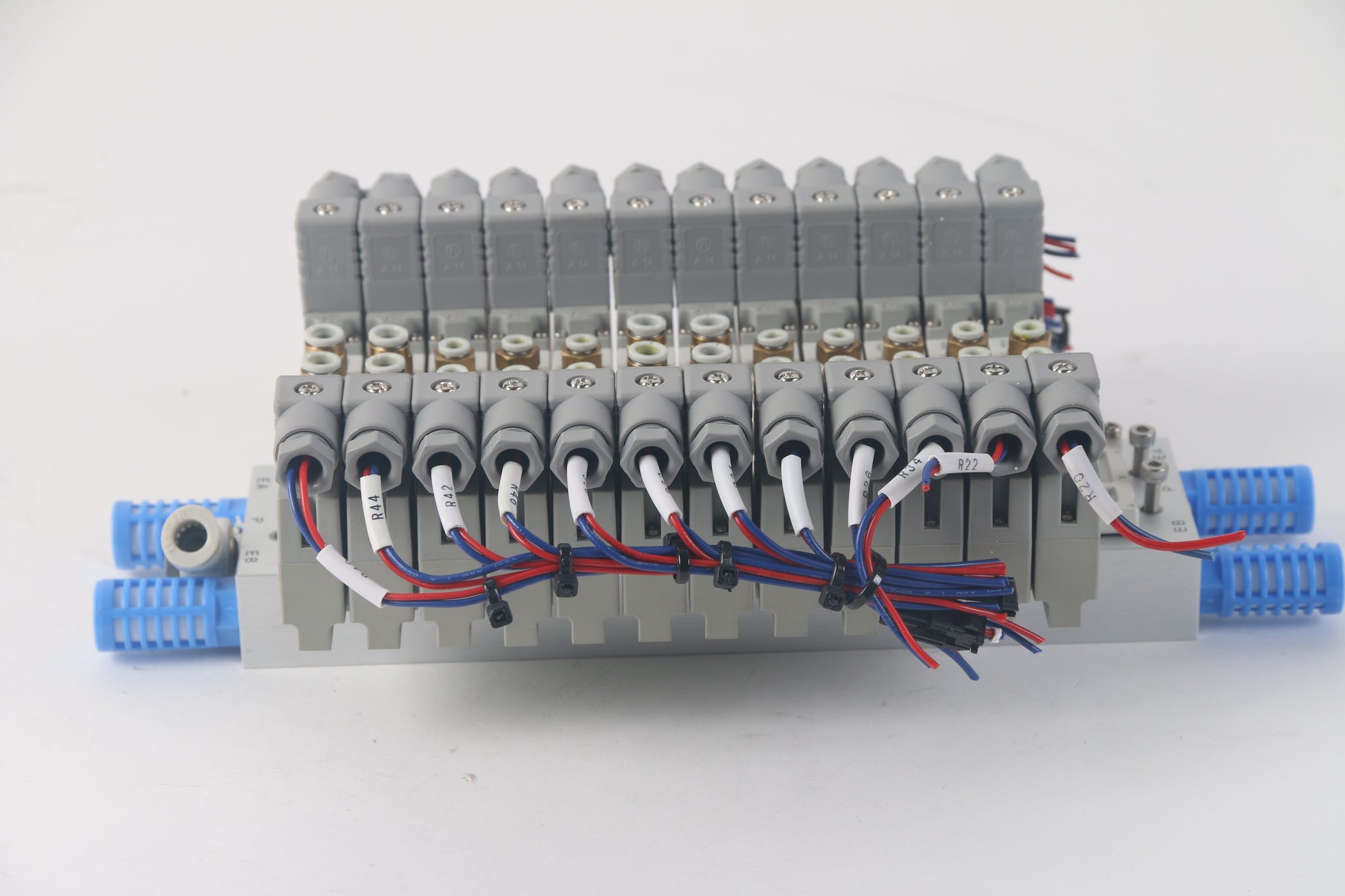 SMC SY5220-5DD-01 12x Solenoid Valve W/ Manifold – NTC Tech