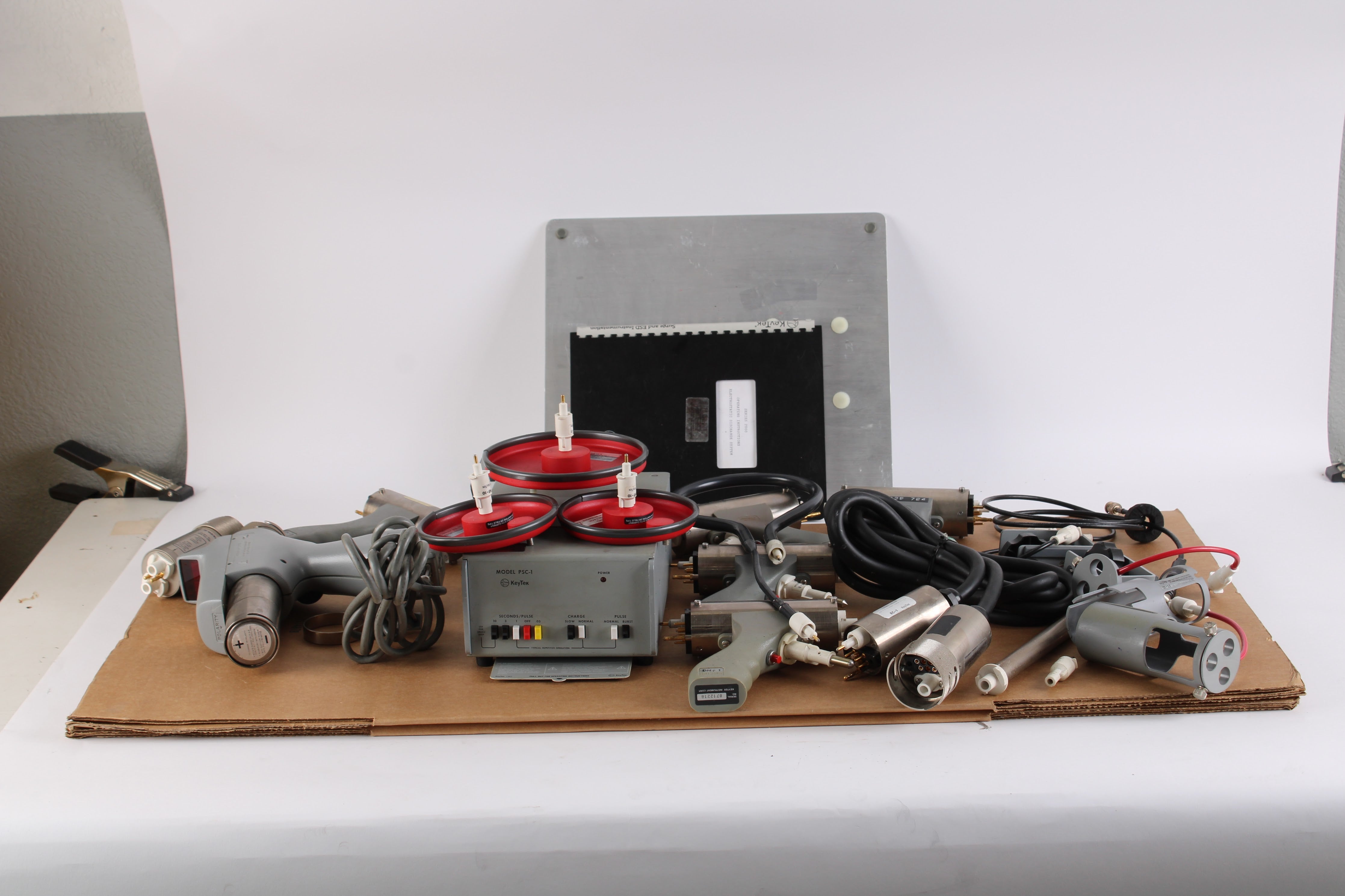 Keytek Keytek 2000 ESD Simulator Electrostatic Discharge Simulation Test Syst ...