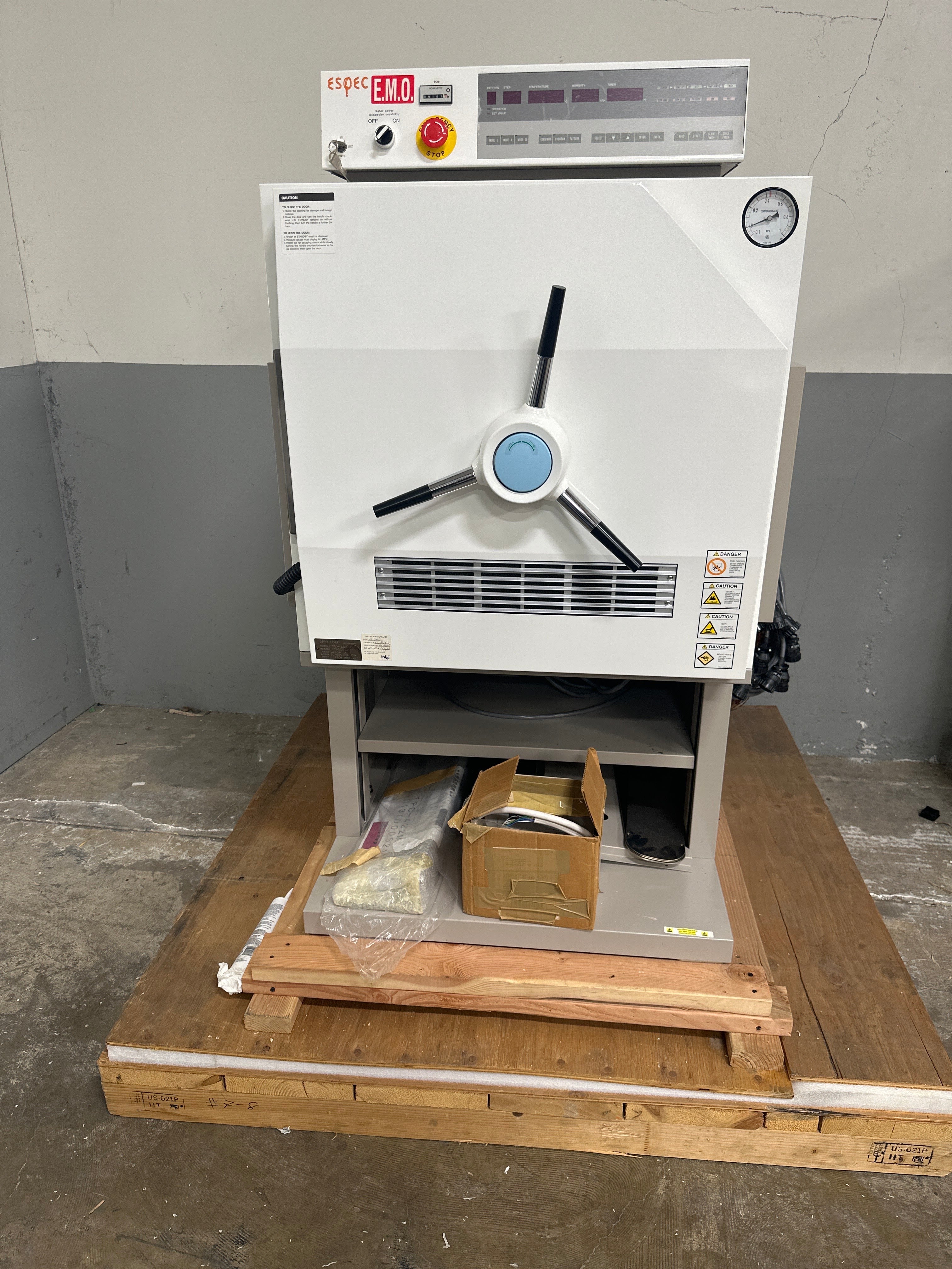 Espec TPC-432ZM-1 Reliability Lab/Environmental Stressing/Test Chamber ...