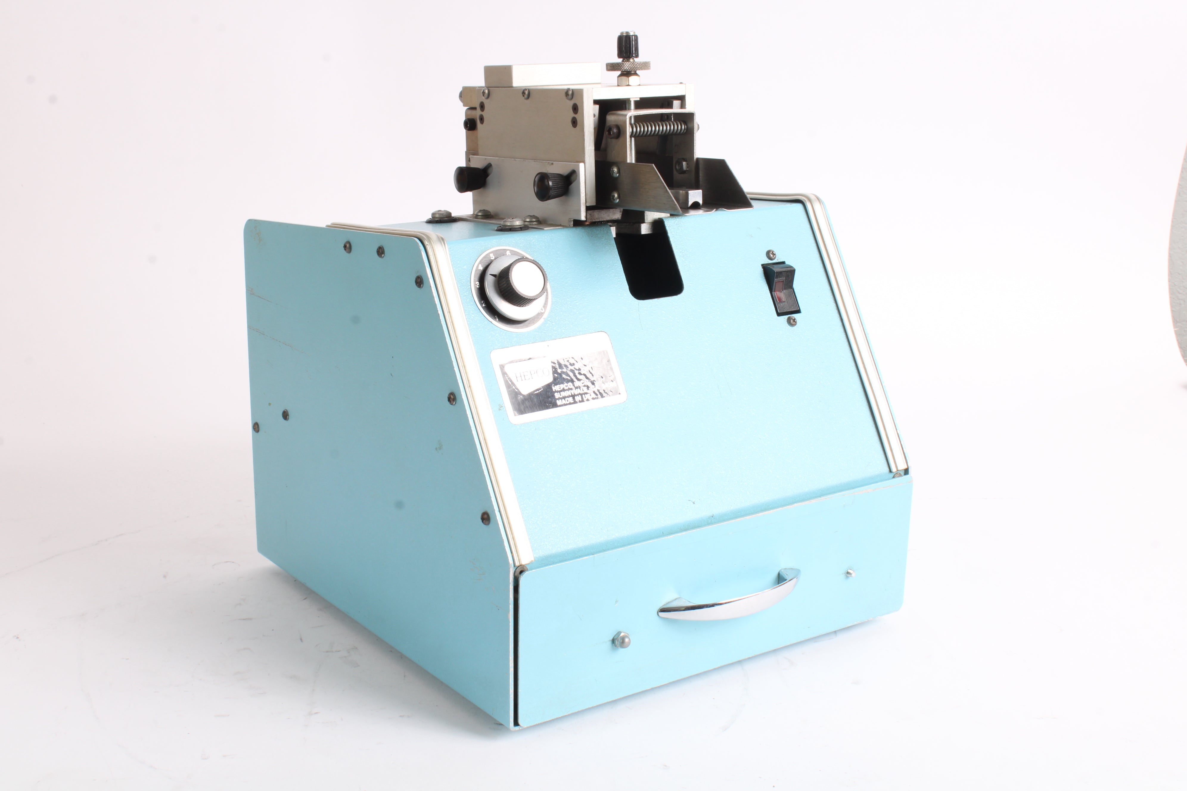 Hepco Machine Hepco 1500-1 Radial Lead Trimming Machine – NTC Tech