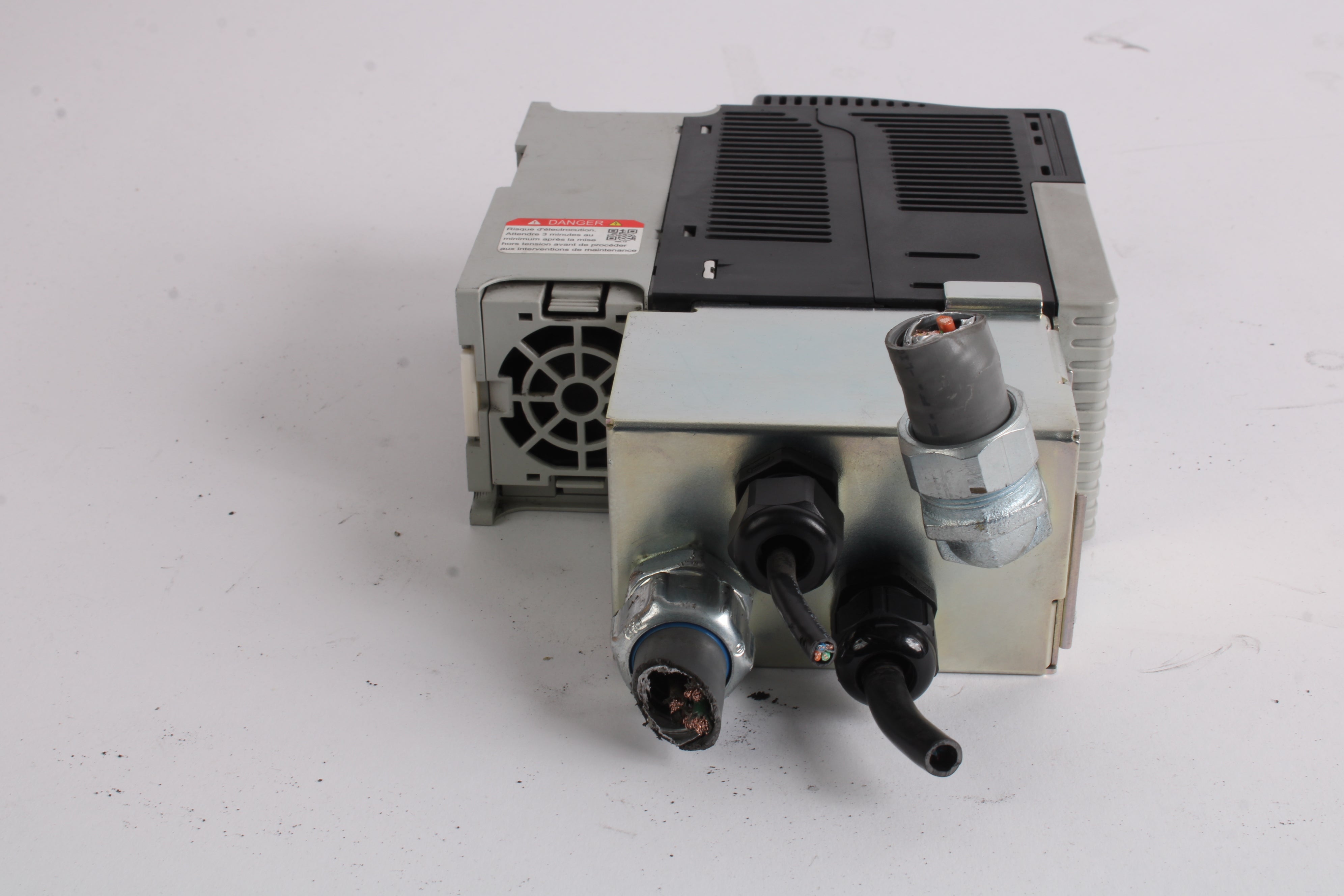 Allen Bradley 25B-D4P0N104 Drive PowerFlex 525 Includes Connector