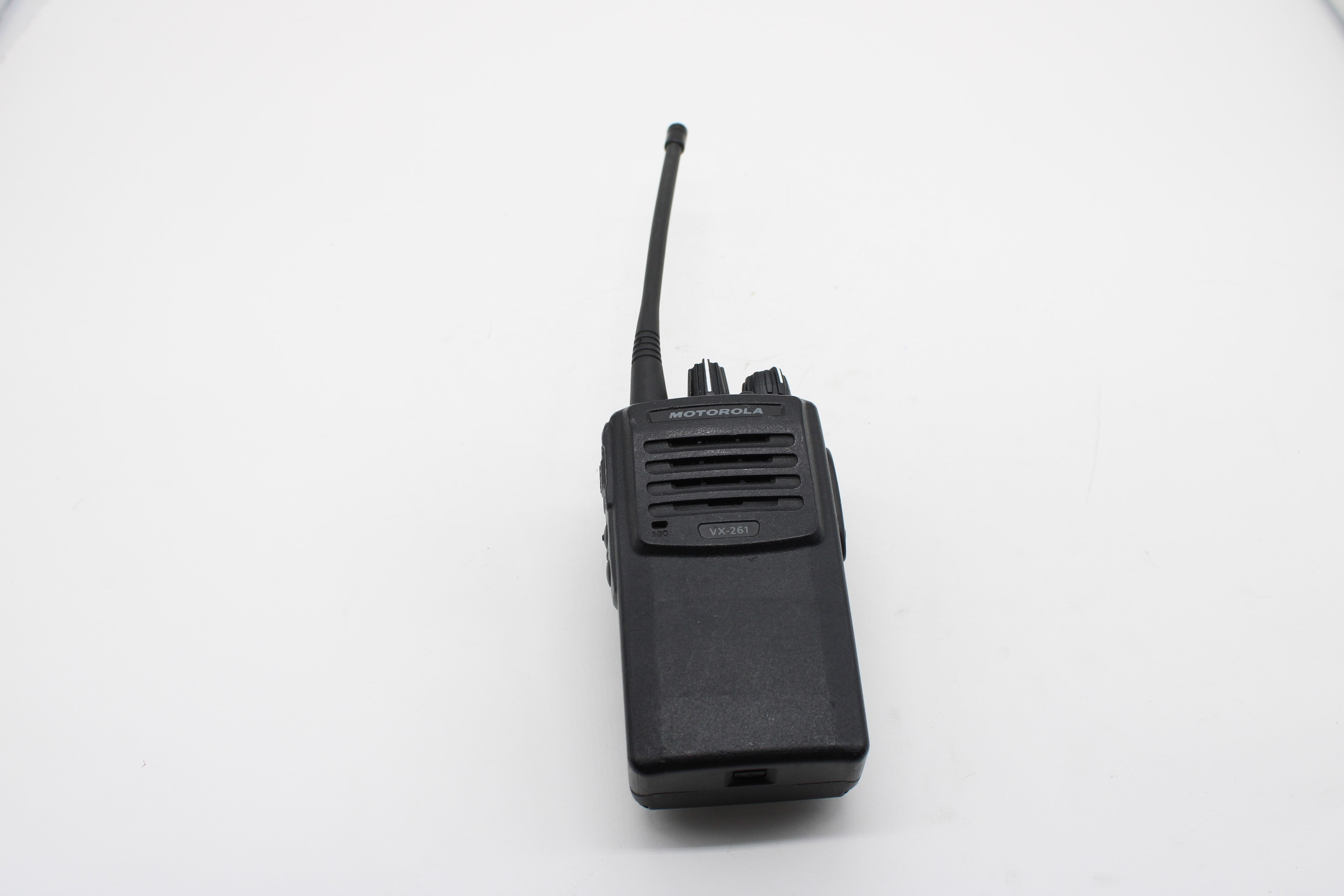 Motorola VX261 UHF Radio VX261G75 With Antenna, Battery Pack, Belt