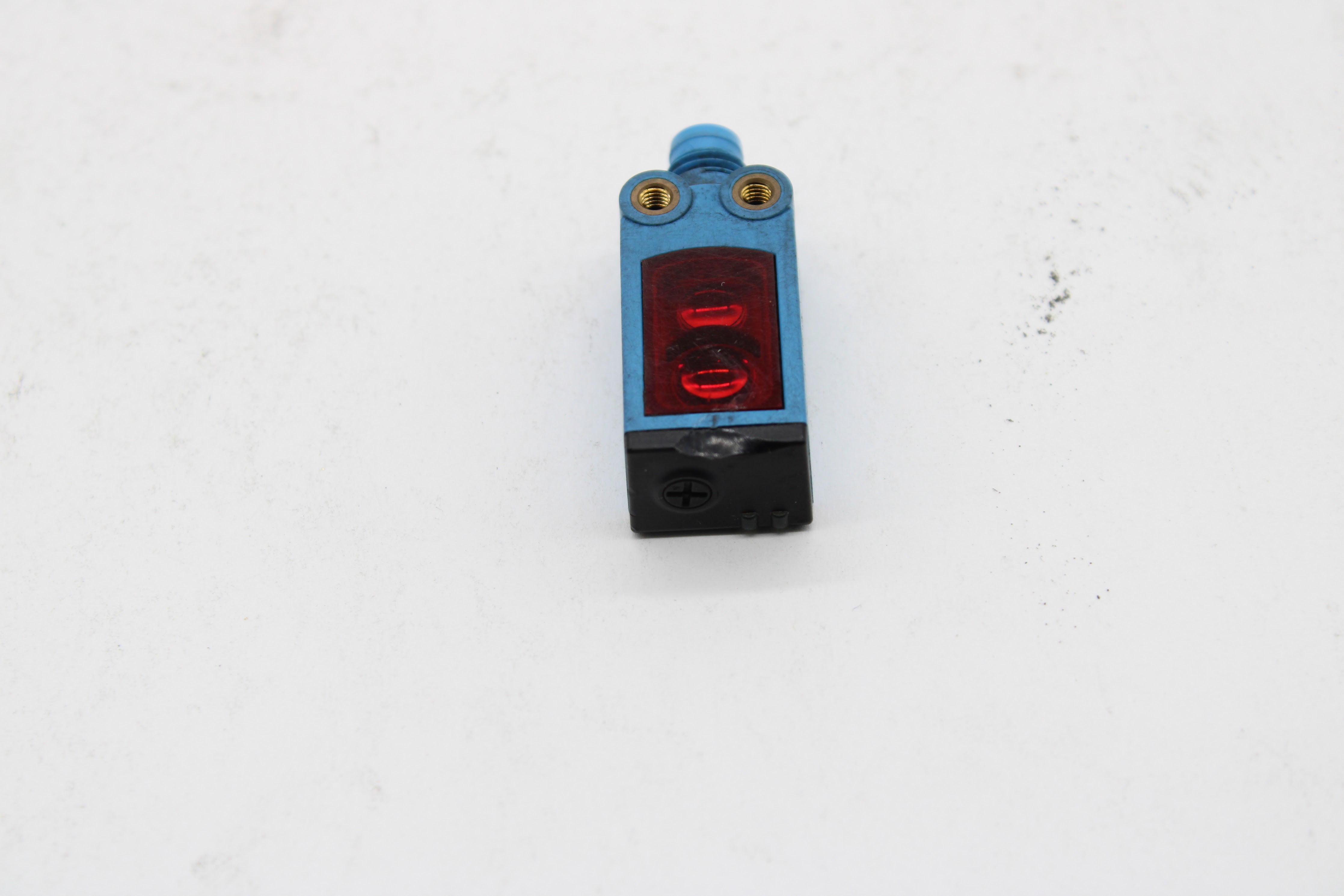 SICK WTB4-3P3161 Photoelectric Sensor New One WTB43P3161 Free Shipping SICK WTB4-3P3161 Photoelectric Sensor New One WTB43P3161 Free Shipping