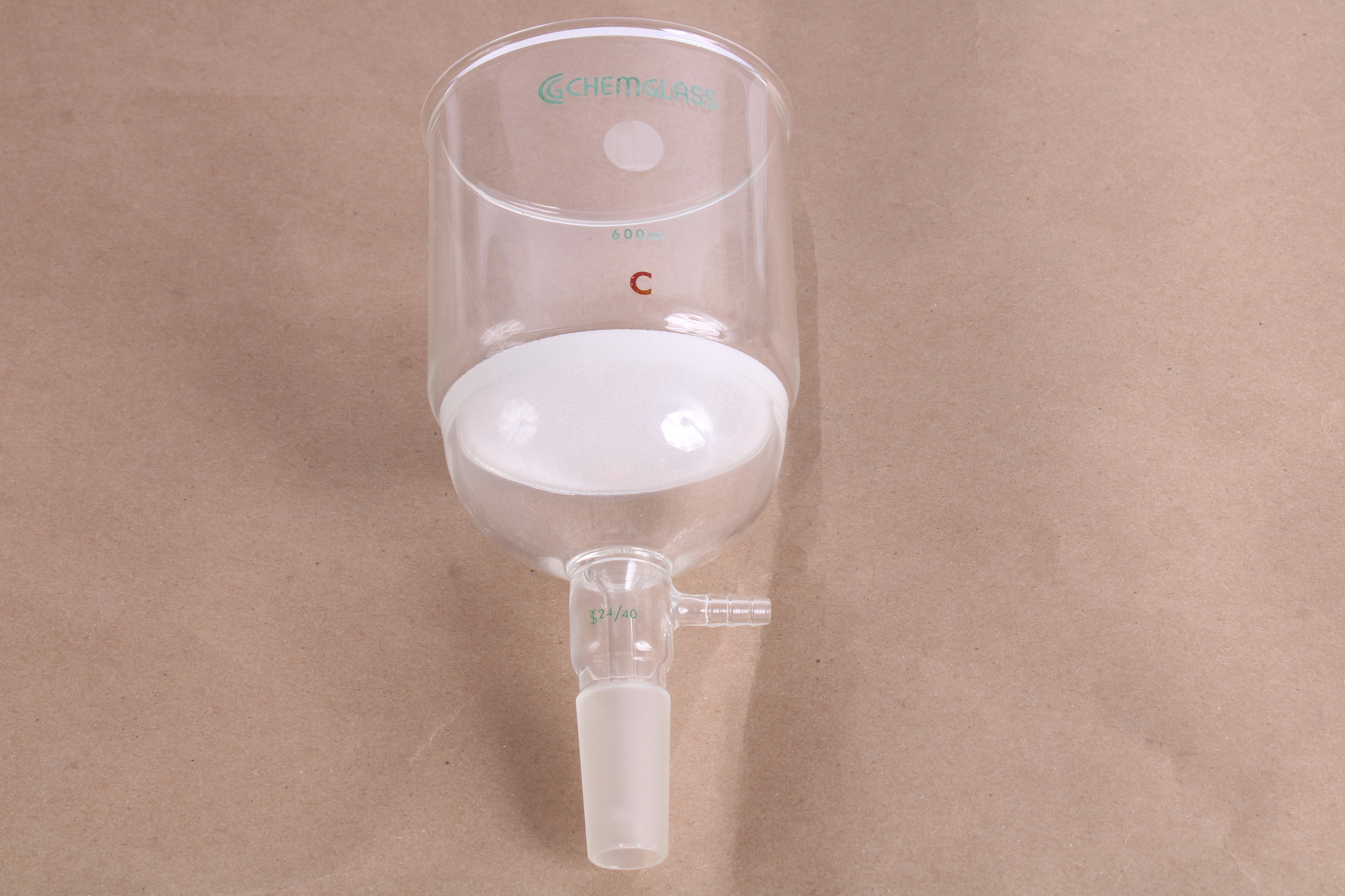 Chemglass 600mL Filter Funnel, Buchner 24/40 Lower Vacuum Coarse Frit