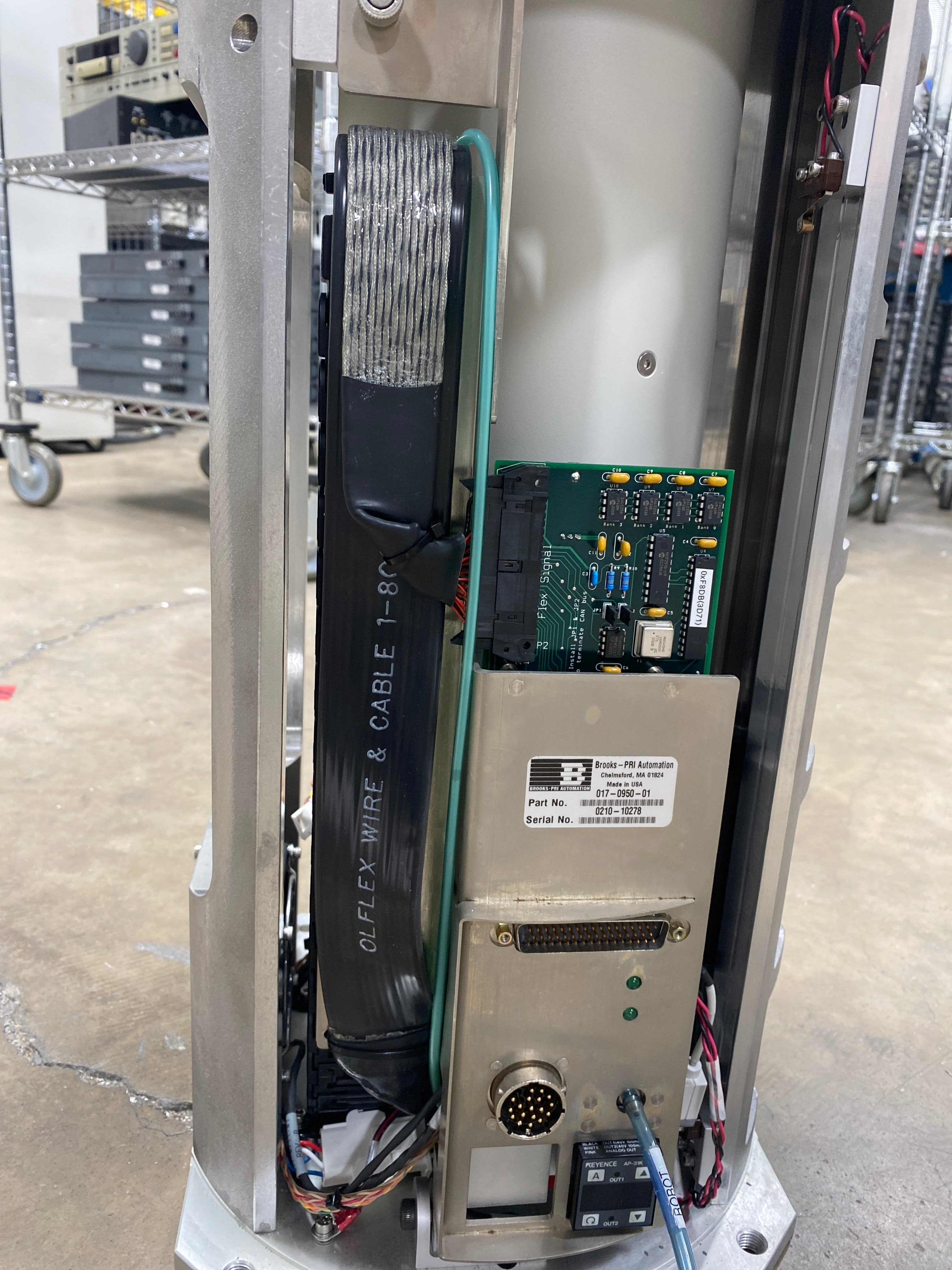 Brooks- PRI Automation 017-0950-01 Wafer Transfer Robot Brooks- PRI Automation 017-0950-01 Wafer Transfer Robot