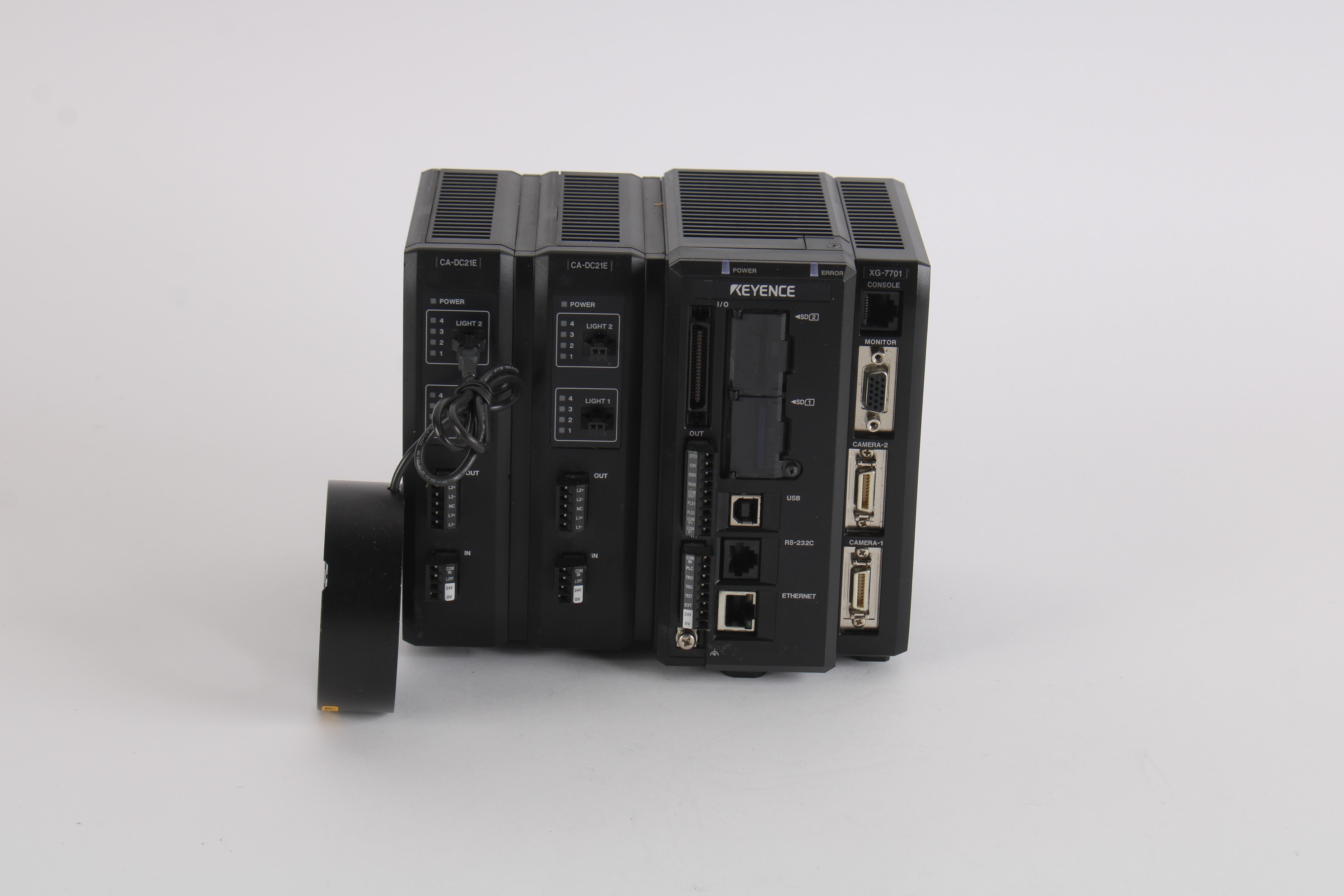 Keyence XG-7701 Multi-camera Imaging System w/ 2x CA-DC21E LED Illumin ...