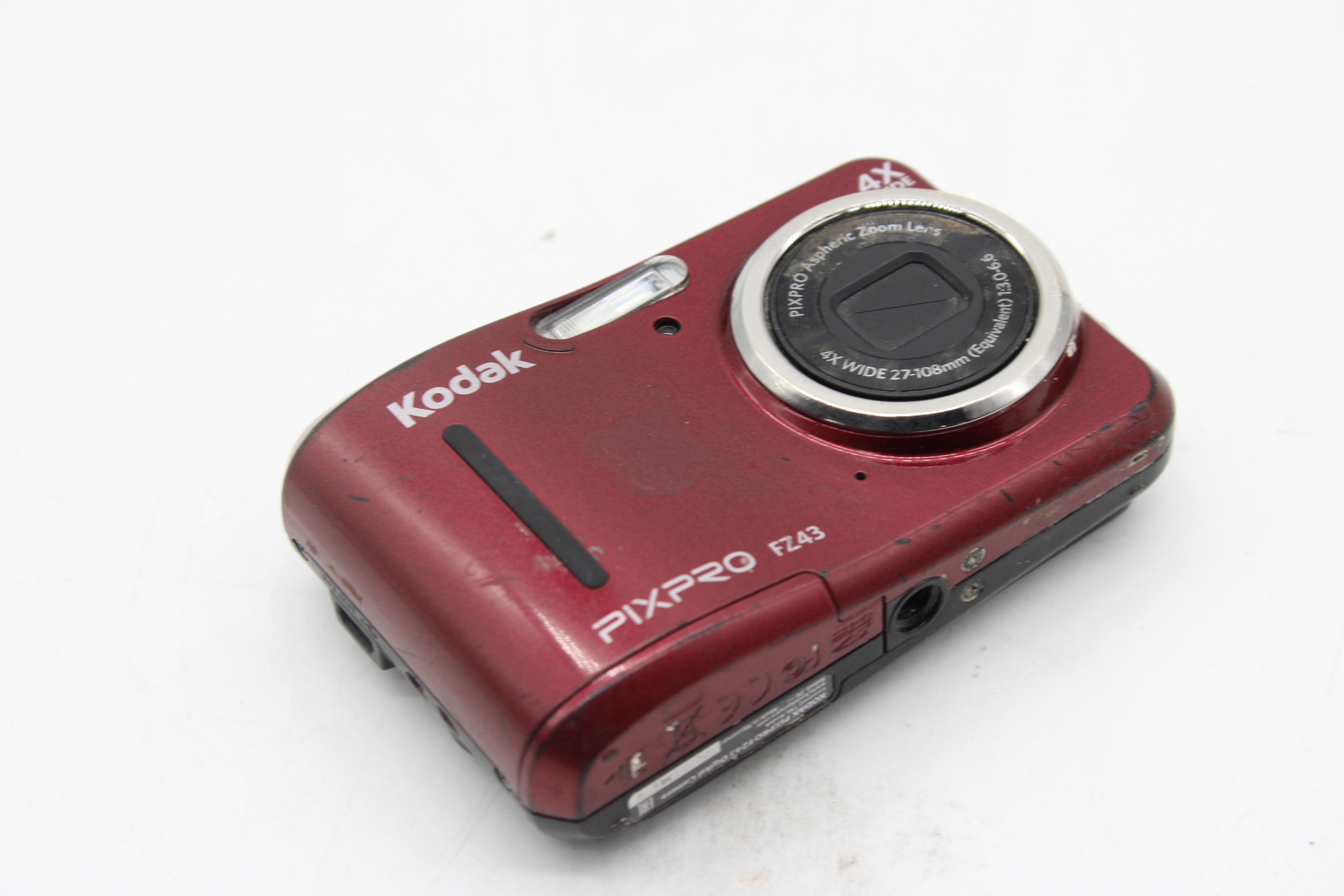 Kodak PIXPRO FZ43 Digital Camera Zoom 4X Optical Zoom and 2.7