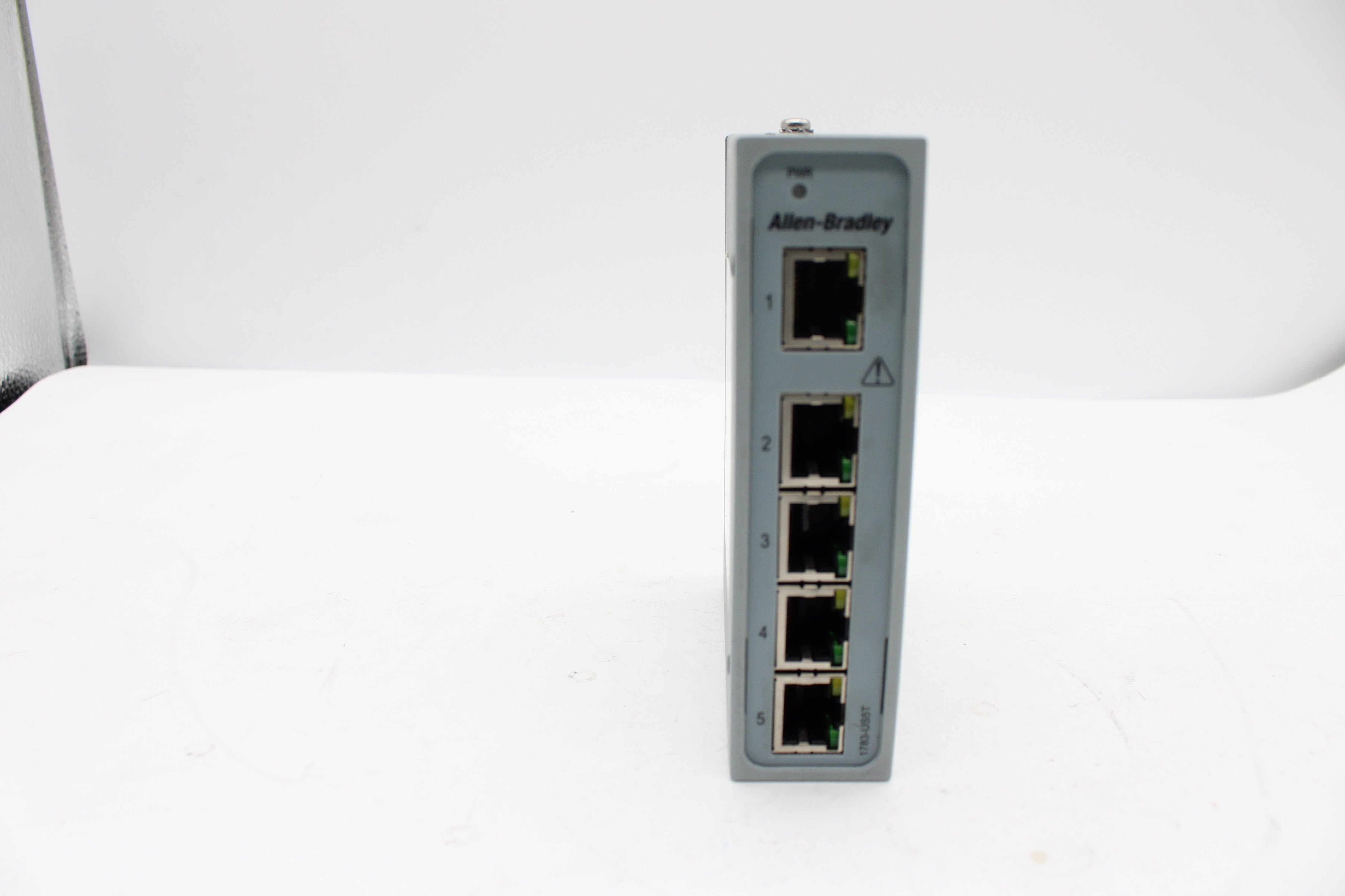 Stratix 2000 Switch R8024 Allen Bradley 1783-US5T Stratix 2000 Unmanaged Ethernet Switch – NTC Tech