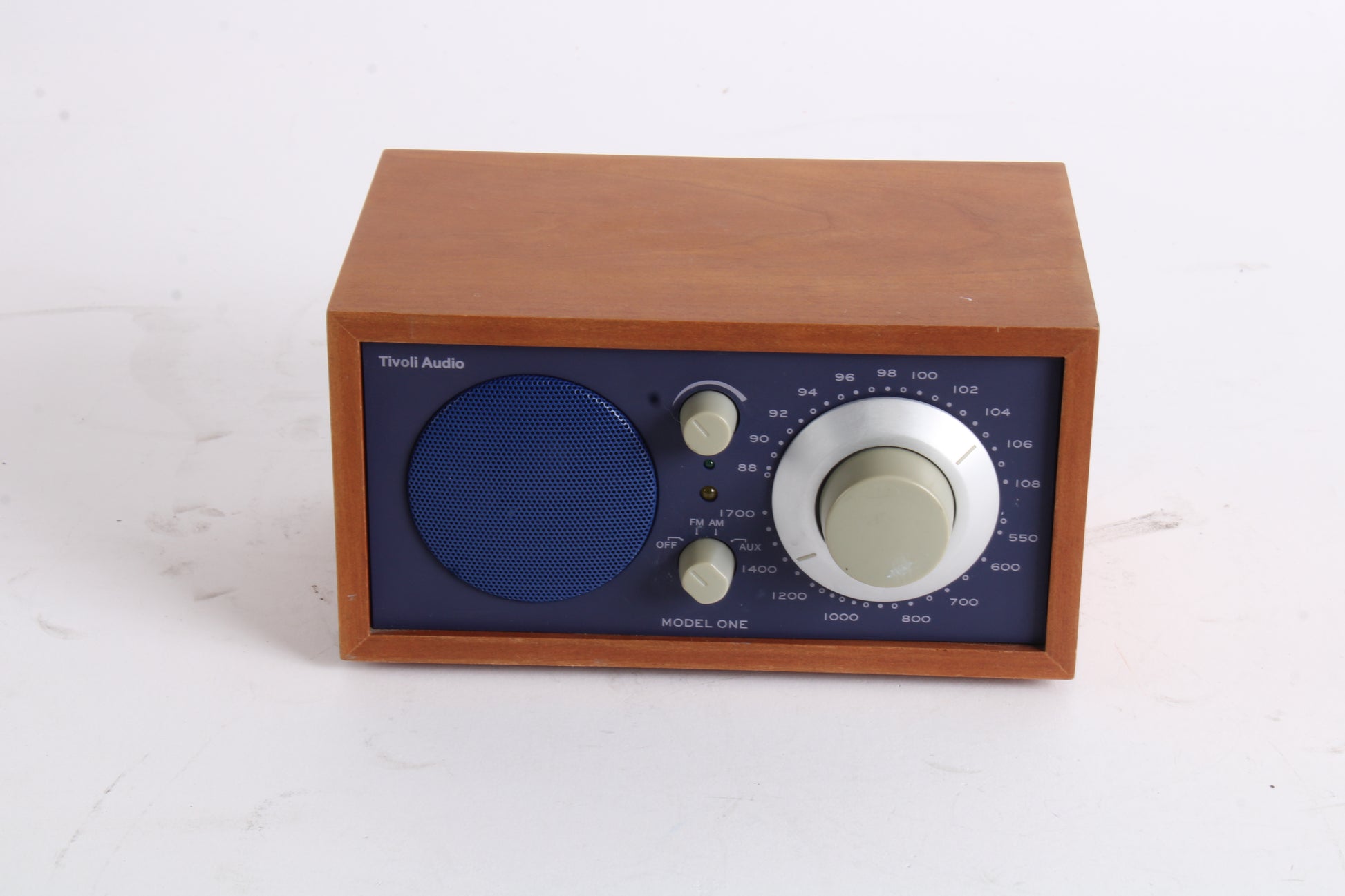 Tivoli Henry Kloss Model One Am/Fm Table Radio Classic/Walnut – NTC Tech