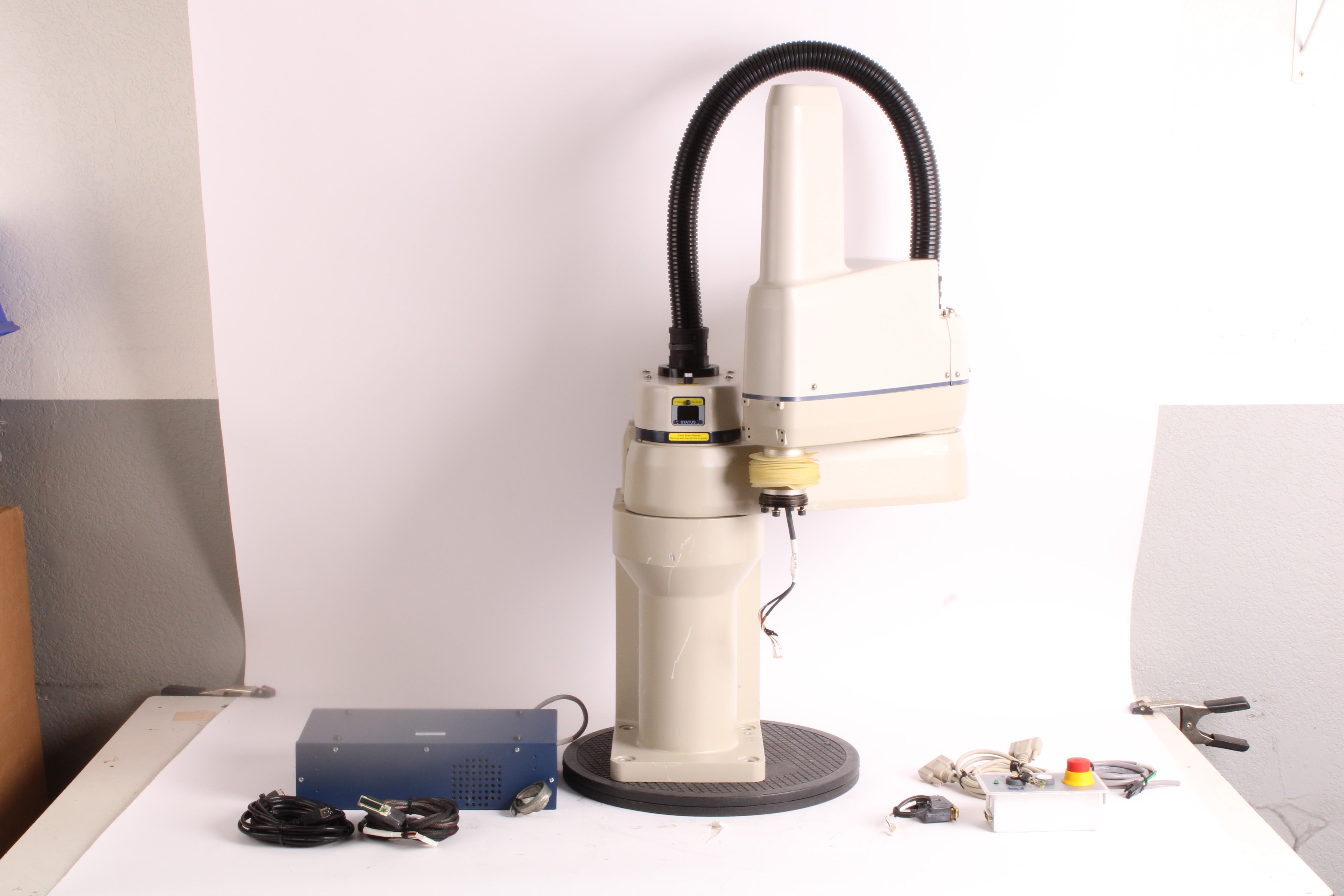 Adept R67 Adept Cobra s600 Robot With SmartController CX 20000-310 and Accessori ...